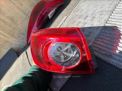 MAZDA 3 lépcsőshátú (BM) Bal Külső Hátsó Lámpa