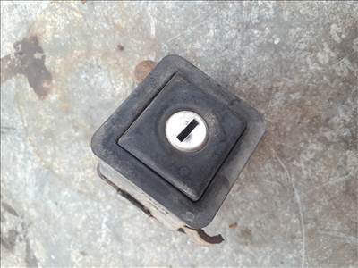 Volkswagen Passat B3 csomagtér nyitógomb 