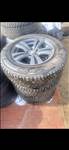 5x100 lyukosztású 16" újszerű alufelni, rajta 205/70 újszerű Michelin téli gumi gumi 