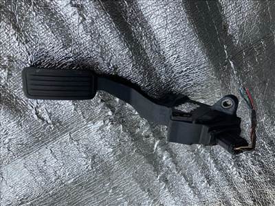 Toyota Yaris (XP90) elektromos gázpedál 781100d010