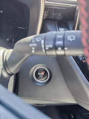 Toyota Corolla E210 GR Sport nyomógomb, váltógomb