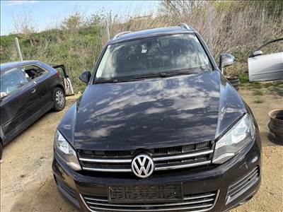 Volkswagen Touareg II motorháztető 