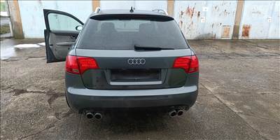 Audi A4 b7 csomagtér ajtó 