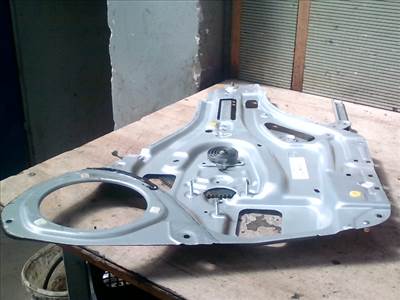 KIA SPORTAGE 2004.08-2010.10 Bal első ablakemelő szerkezet elektromos
