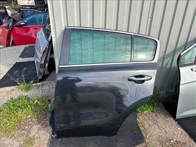 KIA SPORTAGE (QL, QLE) Bal hátsó Ajtó (Részeivel)