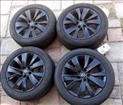  5x115 lyukosztású 18" újszerű alufelni, rajta 235/50 újszerű Semperit nyári gumi gumi 