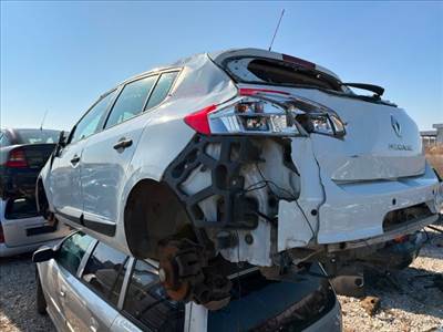 Renault Mégane III Bal hátsó Ajtó (Részeivel) *157401*