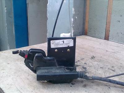 KIA SPORTAGE 2004.08-2010.10 Bal első ajtó zárszerkezet központi záras