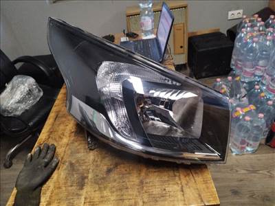 Renault Trafic / Opel Vivaro 2014-2019 jobb fényszóró