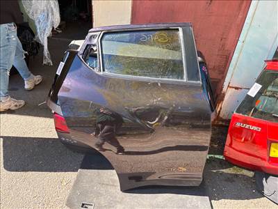 NISSAN JUKE (F15) Jobb hátsó Ajtó (Részeivel)
