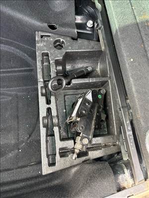 Volkswagen Touareg II Vonószem