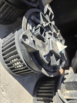 Ford Mondeo Mk3 Fütőmotor 1s7h18456ad