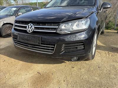 Volkswagen Touareg II Első komplett lökhárító 
