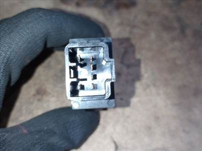 Kia Carens (FC) Kapcsoló (Magában) *122991* kia-864w03190