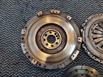 OPEL CORSA E Kuplung Szett Lendkerékkel 55573218 