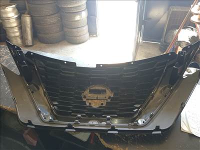 Nissan Juke II hűtőrács  nissan623106pa06