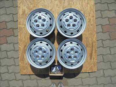 Újszerű 15-ös TGK gyári LM felni szenzor dísztárcsa +csavar eladó