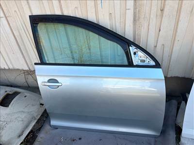 SKODA RAPID Jobb első Ajtó (Részeivel)