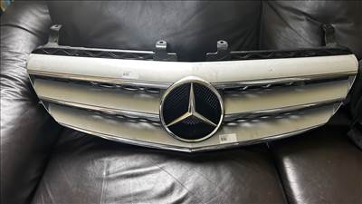 Mercedes W251 - R-class hűtőrács bontott a2518800483