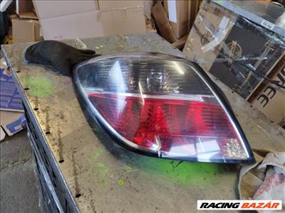 Opel Astra H GTC bal hátsó lámpa 24451832