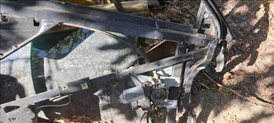 Audi A3 (8L) bal első ablakemelő szerkezet 3 ajtósé 8l3837397a