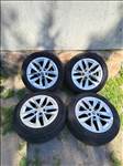  5x112 lyukosztású 17" Skoda újszerű (gyári felni) alufelni, rajta 205/55  Michelin nyári gumi gumi 