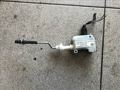 Volkswagen Jetta V tank nyitó motor 1K5810773A