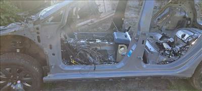 Volkswagen Golf VIII oldalkeret küszöb