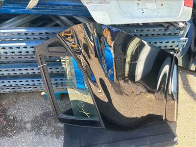  RENAULT CLIO IV Bal hátsó Ajtó (Részeivel)