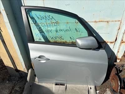 KKIA VENGA (YN) Jobb első Ajtó (Részeivel)