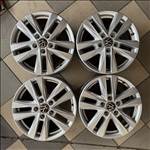 5x120 Volkswagen gyári (T5 T6) 6,5x17" ET60 ⌀65 használt alufelni garnitúra