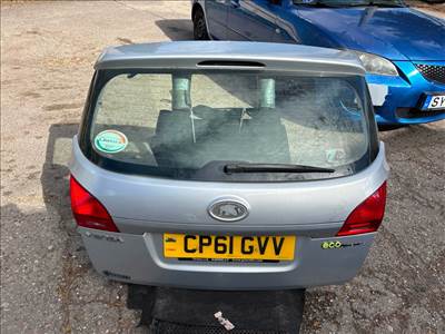  KIA VENGA (YN) Csomagtérajtó (Részeivel)