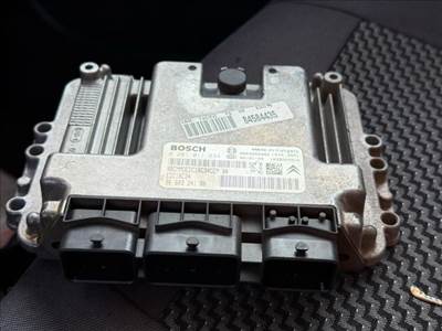 Peugeot 307 Motorvezérlő *156614* bosch-0281011634