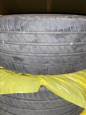  235/5519" használt Michelin nyári gumi gumi