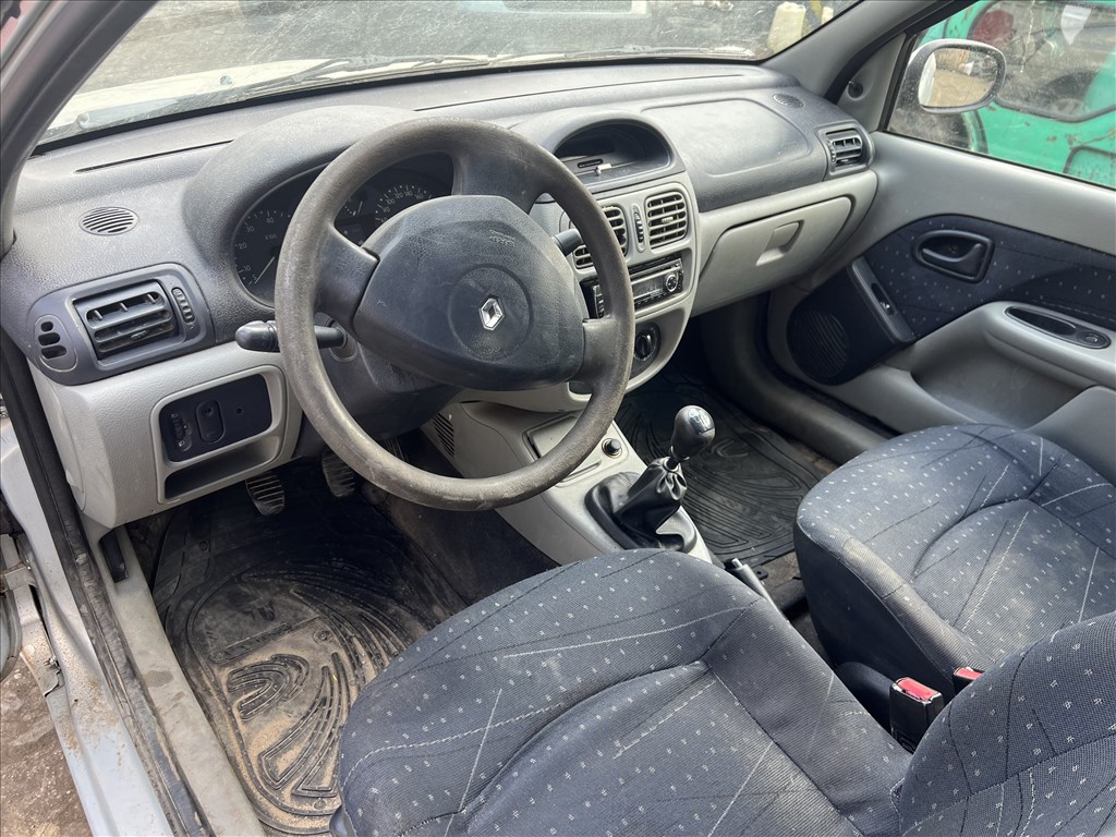 Renault Thalia I 1.4i bontott alkatrészei 3. kép