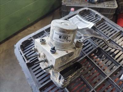 Kia Carens 2013- ABS kocka 58910a4410