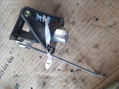 Opel Corsa B csomagtér nyitógomb kulcs nélkül