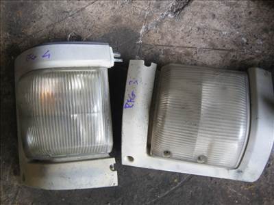 Mazda E 2200 fényszóró 