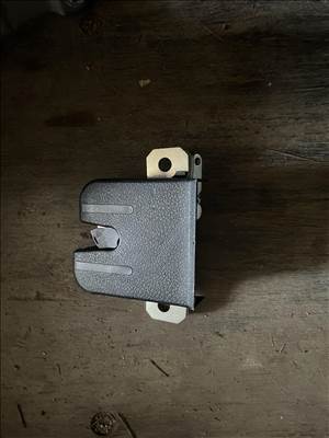 Volkswagen Passat B6 kombi Csomagtér zár 