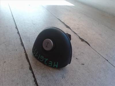 SUZUKI WagonR+ Csomagtérajtó dugózár