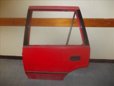 Suzuki Swift 5 ajtós bal hátsó piros ajtó 89-2003