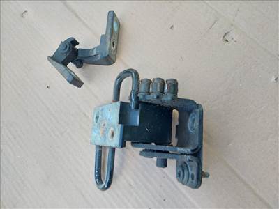 Seat Exeo-Audi A3-A4-A6 ajtózsanér pár bal első 8E0831411E