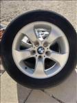  5x120 lyukosztású 17" használt (gyári felni) alufelni, rajta 235/55 használt Pirelli nyári 