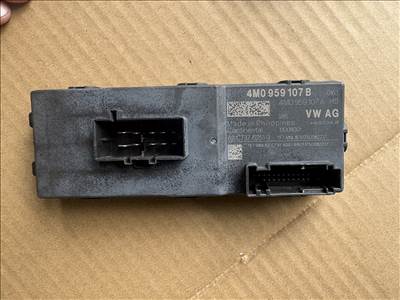 Audi A4 (B9 - 8W) Ajtó vezérlő 4m0959107b