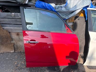  KIA VENGA (YN) Jobb első Ajtó (Részeivel)