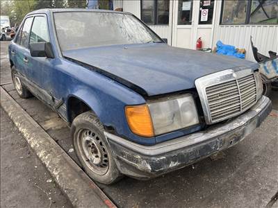 Mercedes- Benz W124 2.0D bontott alkatrészei