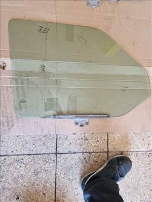 Volkswagen Transporter T4 91-03 Jobb Első Lejáró Ablaküveg