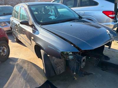 Fiat Stilo Jobb első Dobbetét (Kerékjárati, Műanyag) *155814*