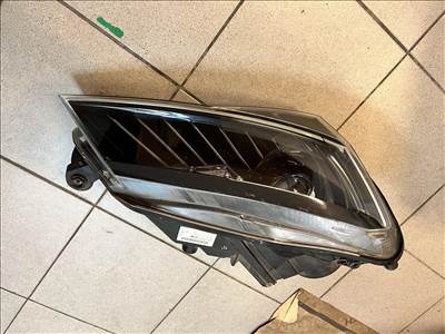 Skoda SuperB jobb első fényszóró 