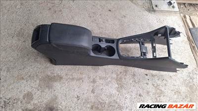 Audi Q3 Bőr könyöklő 